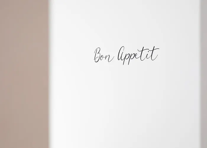 Flora's - 3bd House Apartman *