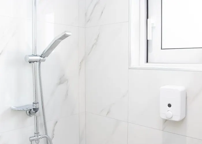 Flora's - 3bd House Kosz