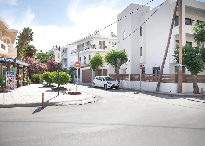 Flora's - 3bd House Apartman *