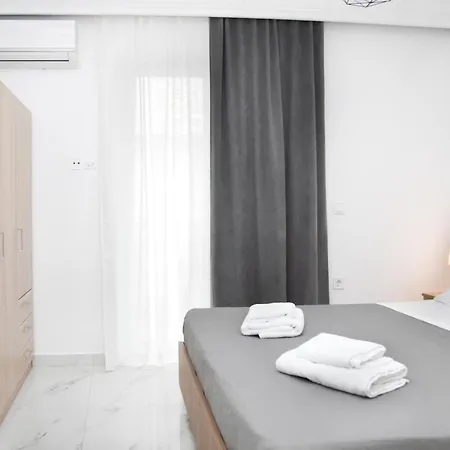 Flora's - 3bd House Кос