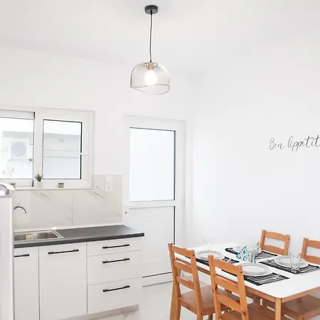 Flora's - 3bd House