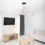 Flora's - 3bd House דירה *