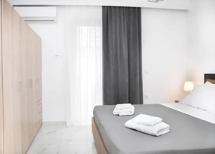 Flora's - 3bd House Kos-stad